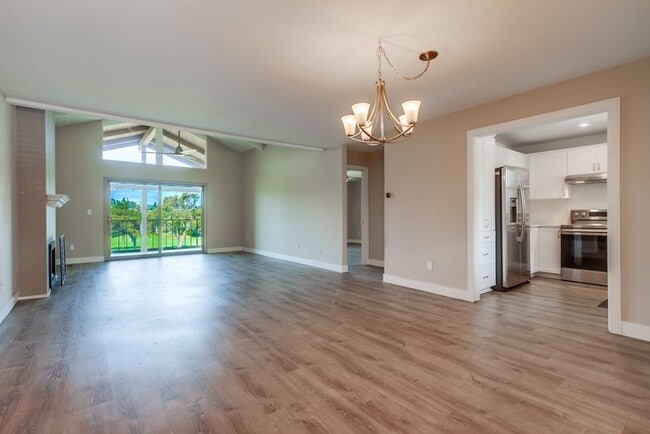 Building Photo - Gorgeous Upper Unit Condo in Fairway Knoll...