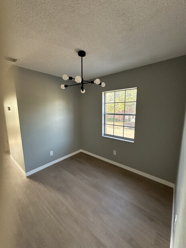 Building Photo - 1062 85th Terrace N