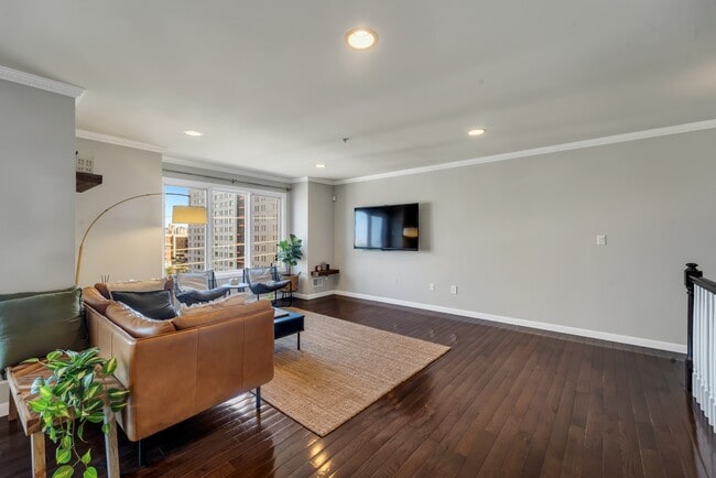 Building Photo - 15 Legend Hills Dr