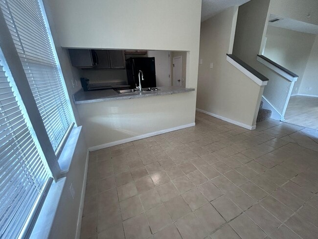 Building Photo - 2122 Lazy Ridge Dr