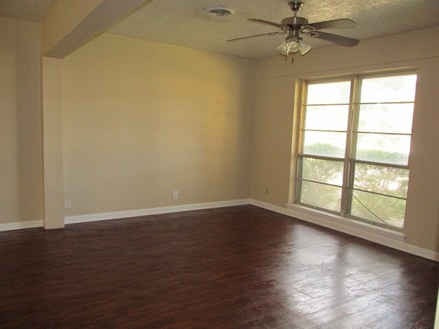 Building Photo - 2105 Bush Dr