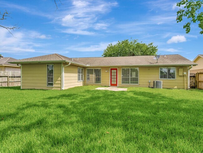 Building Photo - 2505 Ironclad Dr