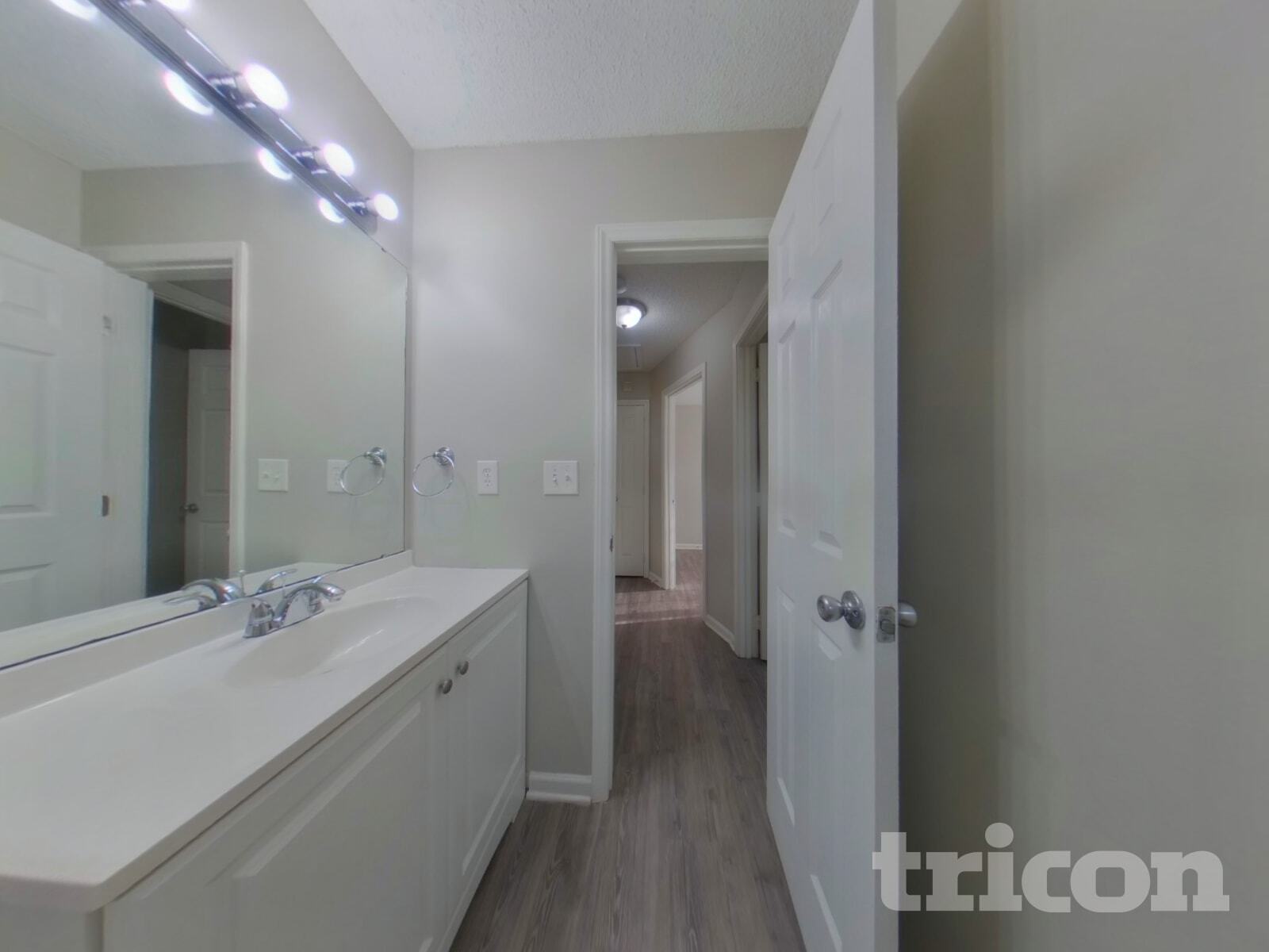Building Photo - 8820 Kismet Dr