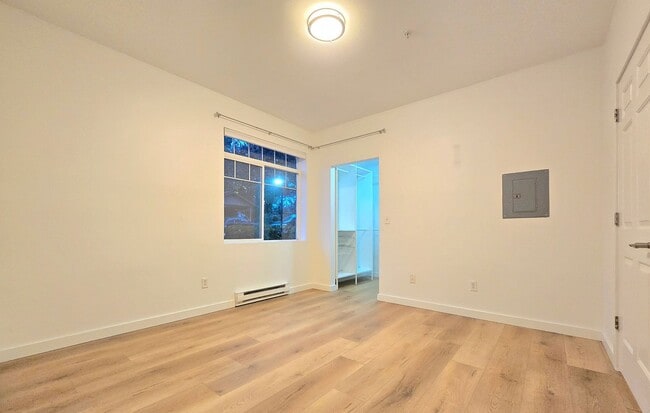 Building Photo - 1 Bedroom 1 Bathroom Condo in Bothell - Pet Friendly!