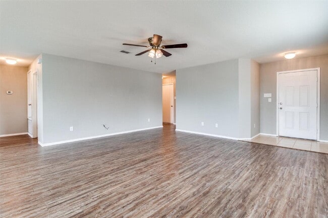 Building Photo - 1434 Raven Dr W