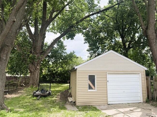 Building Photo - 24644 Lauren Ave