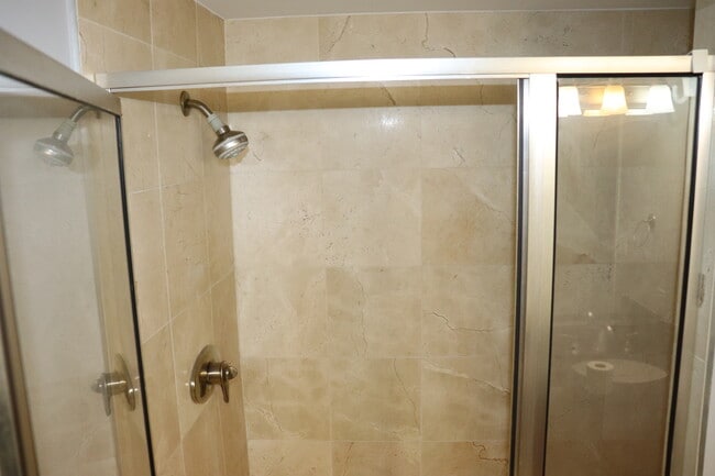 Building Photo - 250 E Harbortown Dr