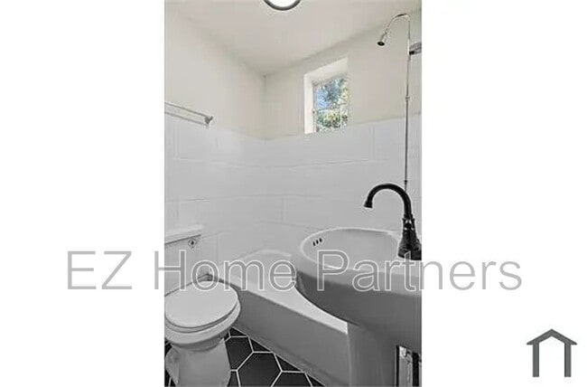 Building Photo - 3005-3007 S Compton Ave