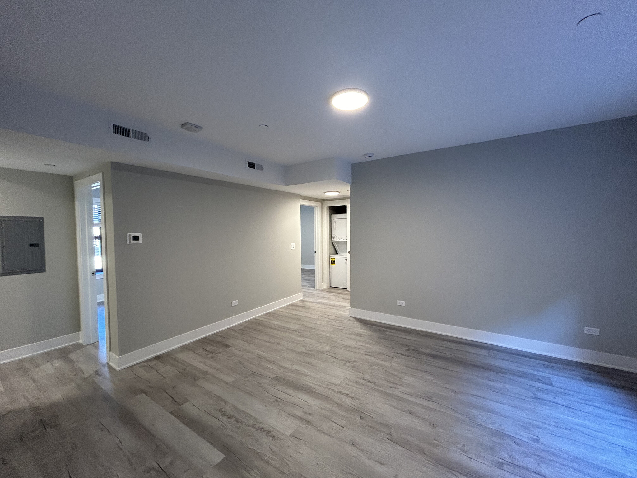 Building Photo - 1131 Oak Ave