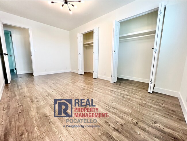 Building Photo - 1921 Monte Vista Dr