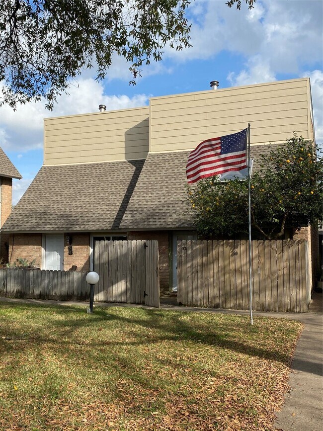 Building Photo - 1433 Cedar Post Ln
