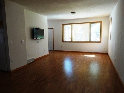 Building Photo - Lots of Rooms