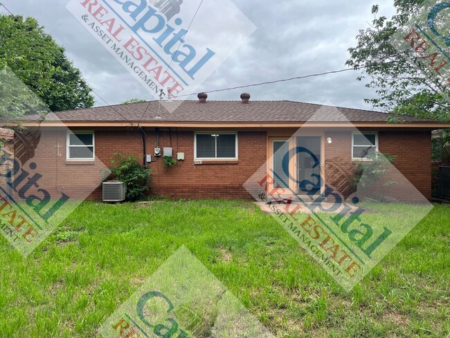 Building Photo - Del City 3 Bedroom