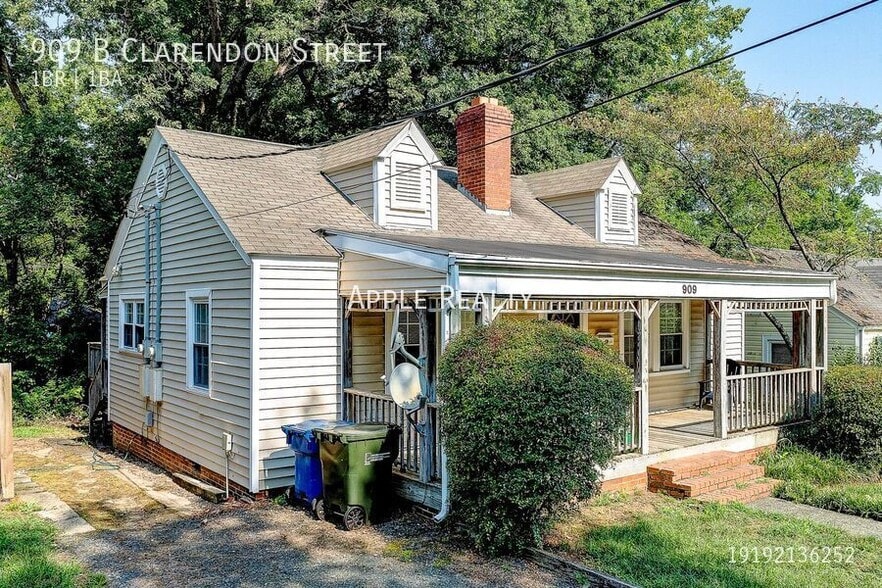 Building Photo - 909 Clarendon St