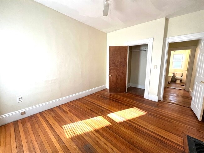 Building Photo - 15 Wentworth St