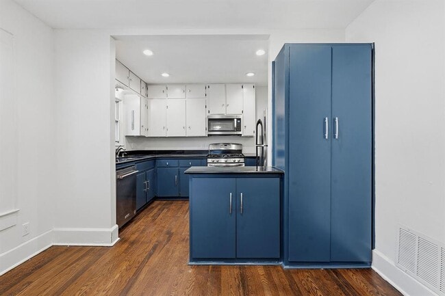 Building Photo - 804 Rutherford Pl