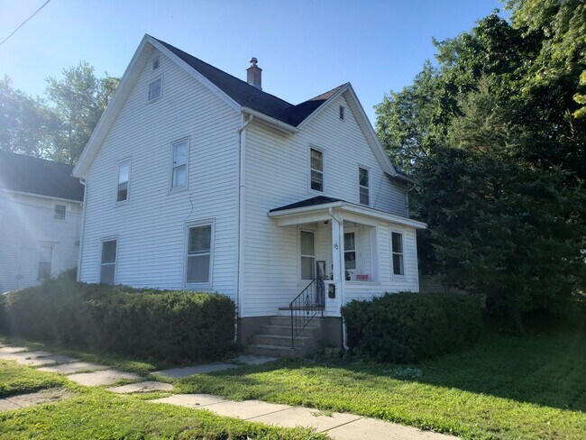 Primary Photo - 14 S 3rd St E