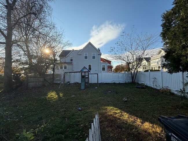 Building Photo - 1-3 Nelson St