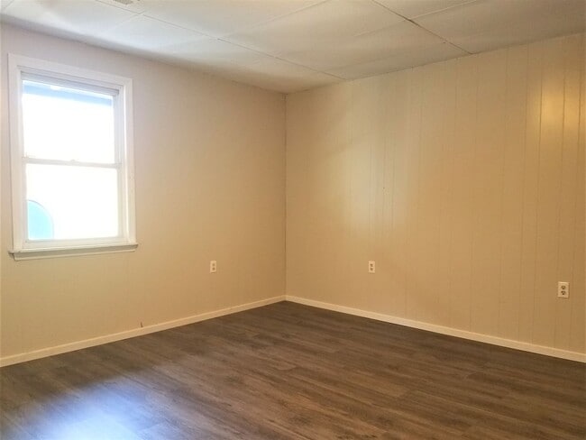 Building Photo - Beautiful 2 Bed Home in Fleetwood!