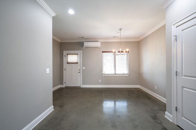 Building Photo - Location, Location , Location with this Beautiful Townhome