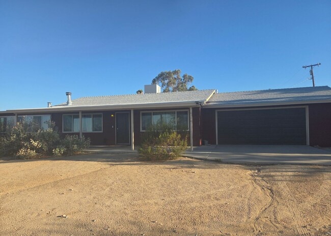 Primary Photo - 3 Bedroom 1.5 Bath Modern Farmhouse near J...