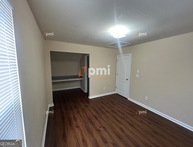 Building Photo - 125 Lakeview Trail