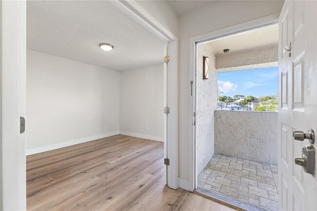 Building Photo - 5606 Blue Shadows Ct