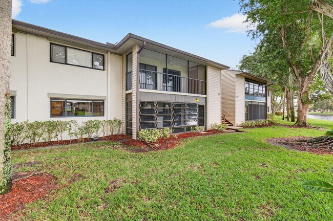 Building Photo - 15496 Lakes of Delray Blvd