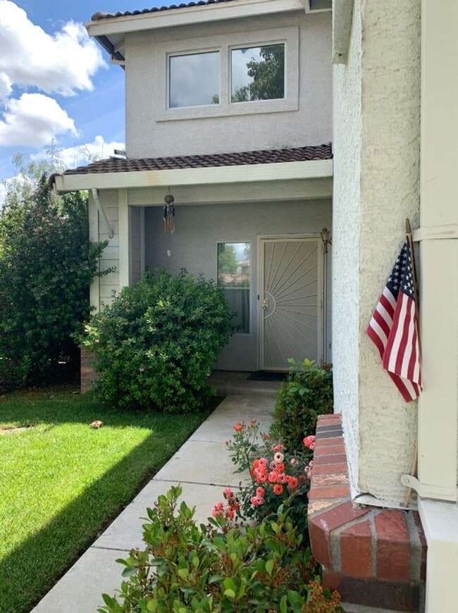 Building Photo - Great 4 bedroom East Davis home with large backyard