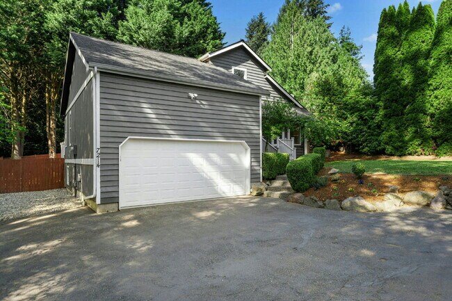 Building Photo - Private Kenmore Retreat | 4 Bed | 2 Bath | Beautifully Updated | Landscaping Included- Available ...