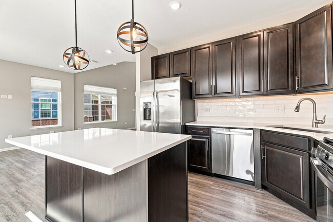 Building Photo - 24919 McCormick Way