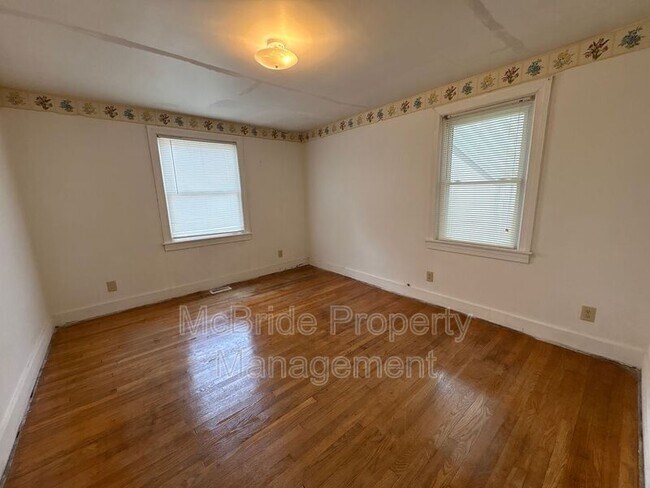 Building Photo - 1719 Kissingbower Rd