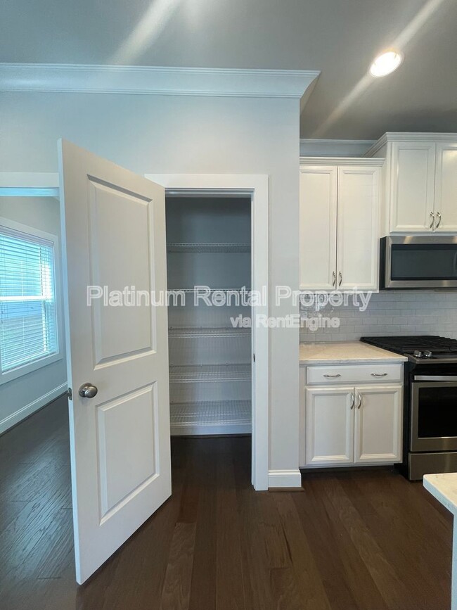 Building Photo - 2312 Echelon Ln