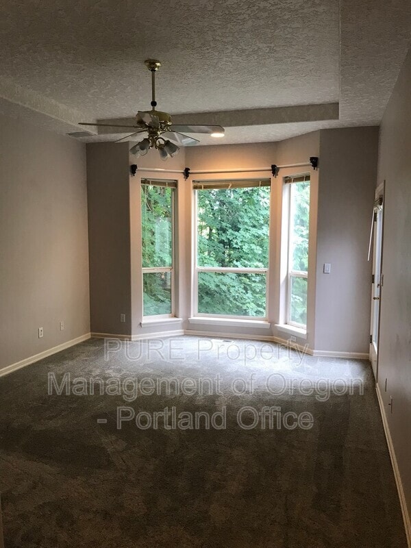 Building Photo - 18031 Chickaree Dr