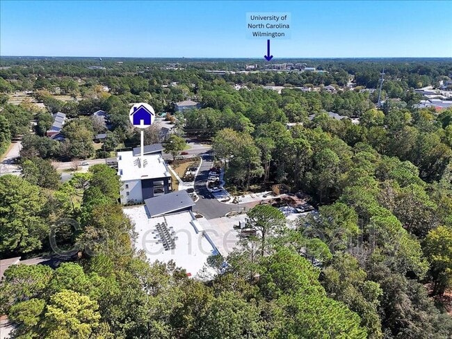 Building Photo - 610 S Kerr Ave