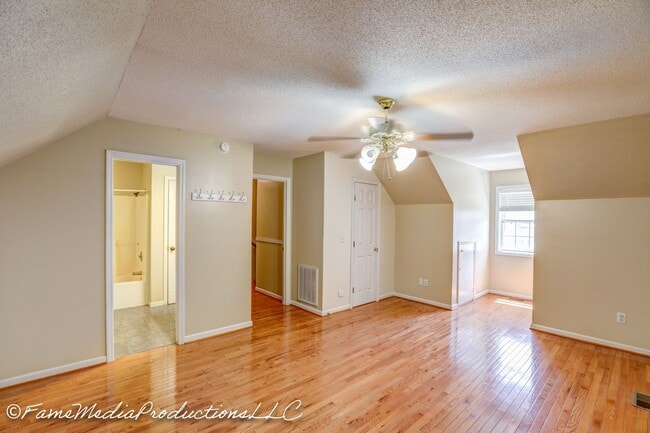 Building Photo - 2 Bdrm / 2 Bath, Condo - North Johnson City