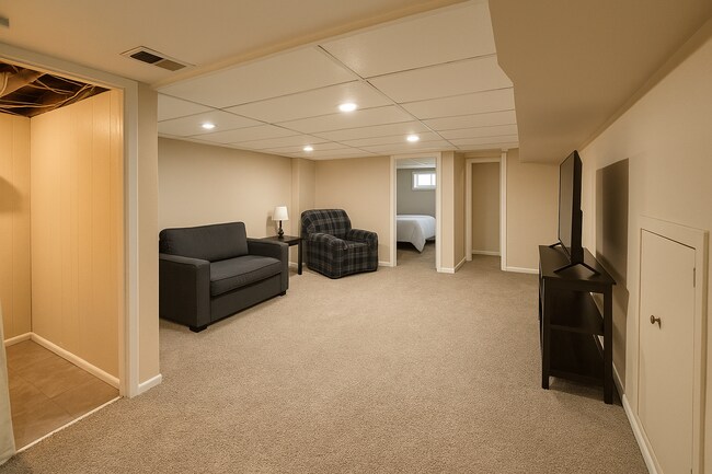 Building Photo - Crystal home for lease, 3 beds 2 baths, updates through-out!