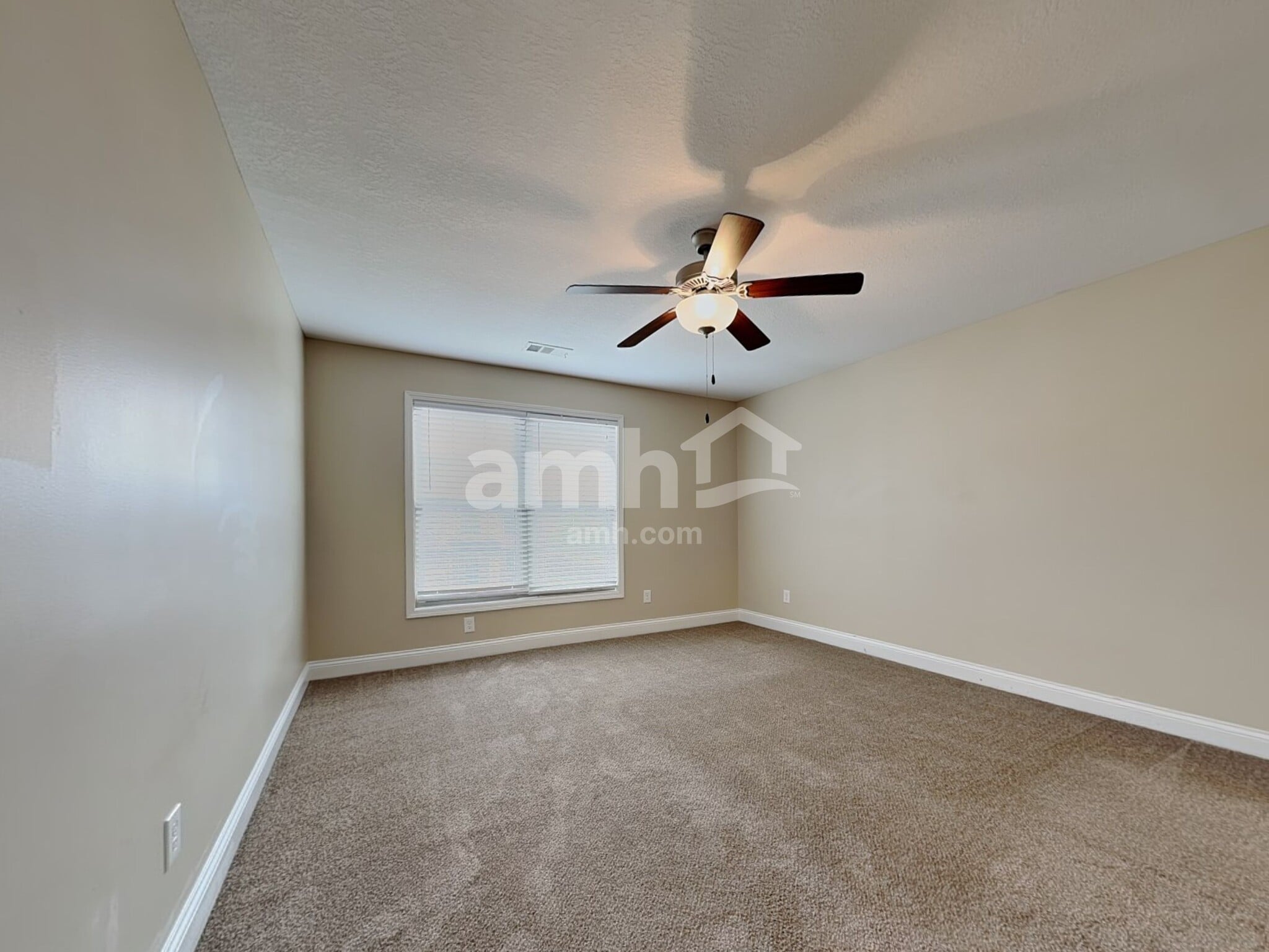 Building Photo - 3419 Greentree Ln