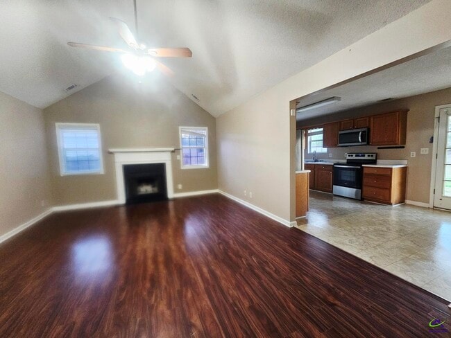 Building Photo - 217 Willis Creek Rd