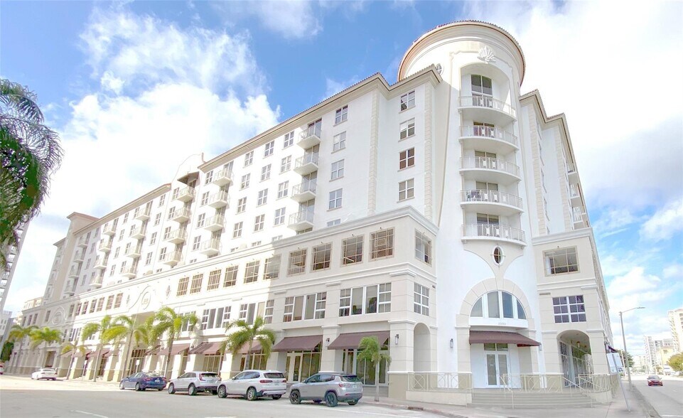 Building Photo - 2030 S Douglas Rd