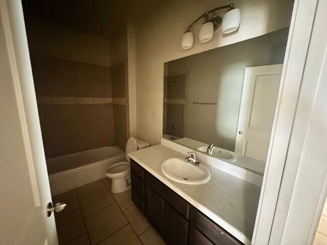 Building Photo - 4304 Ivory Ln