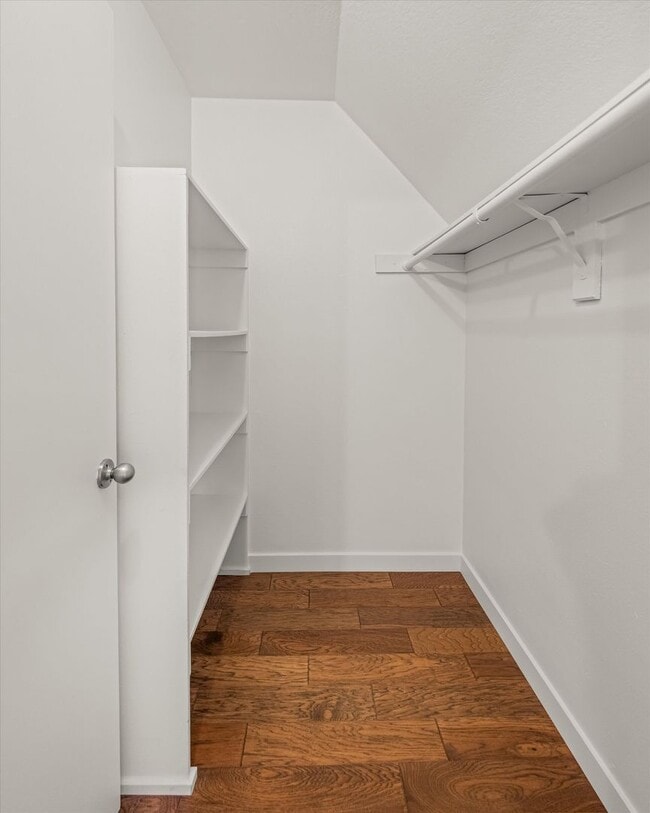 Building Photo - Large Renovated 3bed x 2.5bath Townhouse with Private Patio & 2-Car Garage