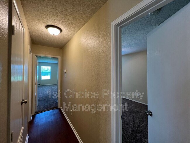 Building Photo - 4888 Parkview Hills Ln