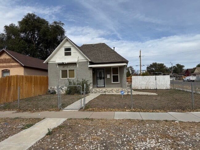 Primary Photo - ALL PROSPECTIVE TENANTS MUST SUBMIT A $58 ...