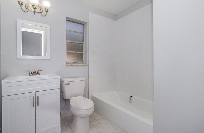 Building Photo - PRICE REDUCTION!!!!!!Very Cute Two Bedroom Single Family Home - Now Available