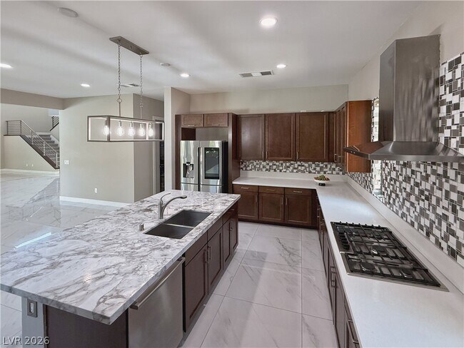 Building Photo - 2 Sugarberry Ln