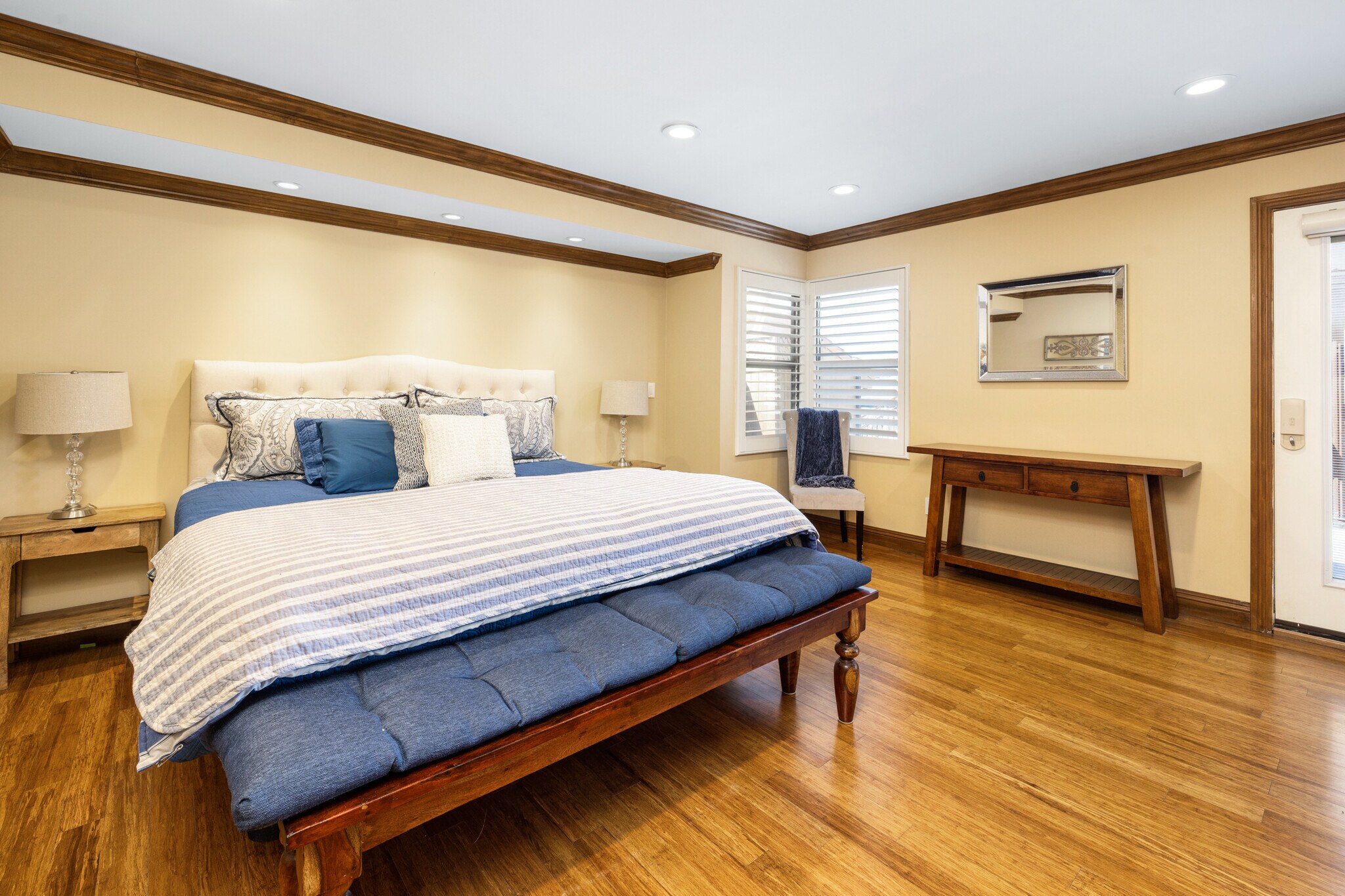 Building Photo - 401 Holmwood Dr