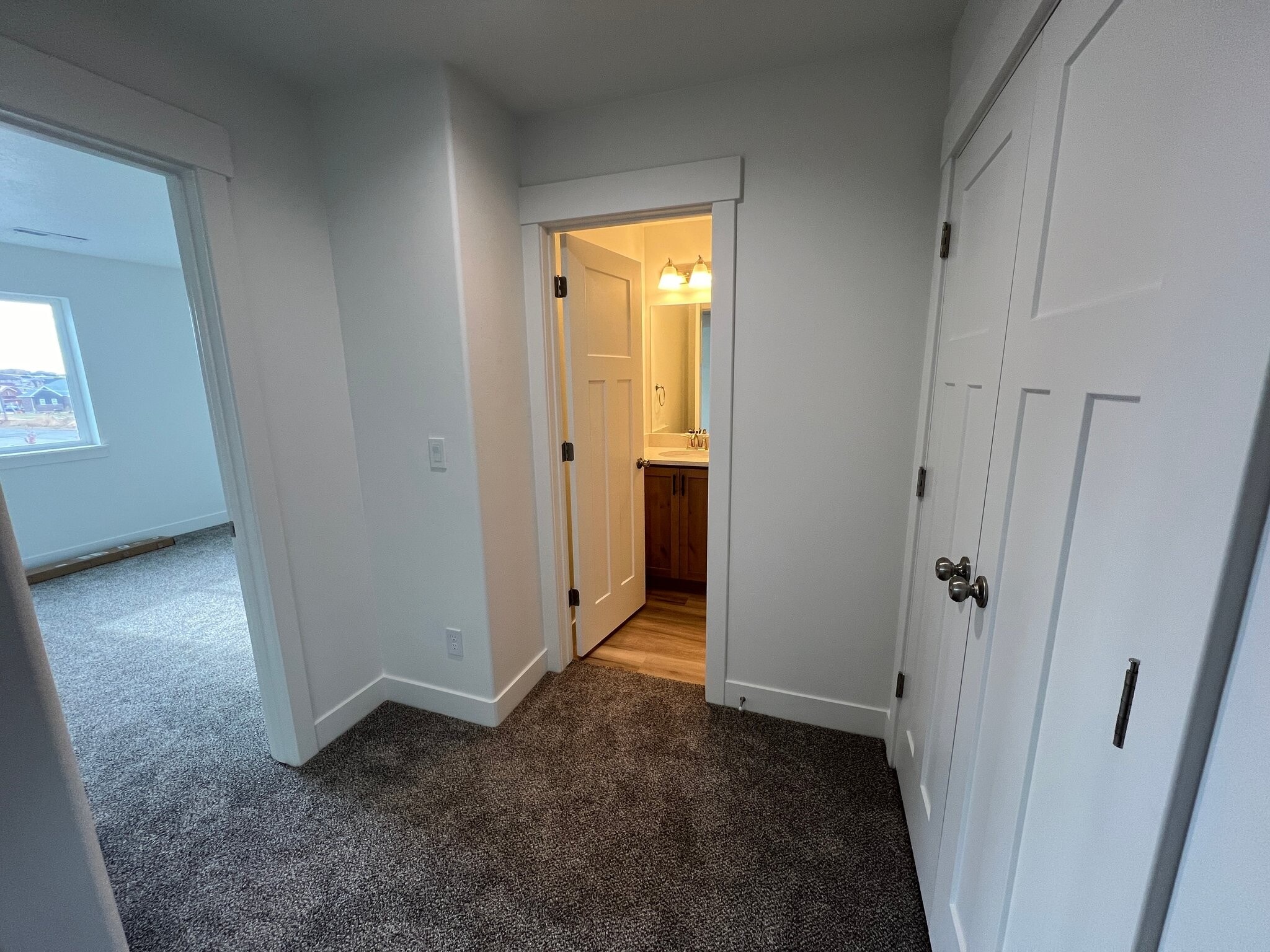 Building Photo - 447 E 625 S