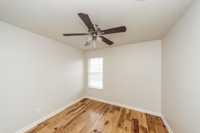 Building Photo - 4560 Cedar Ridge Cove