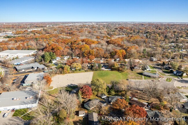 Building Photo - 945-947 Lancashire Ct SE